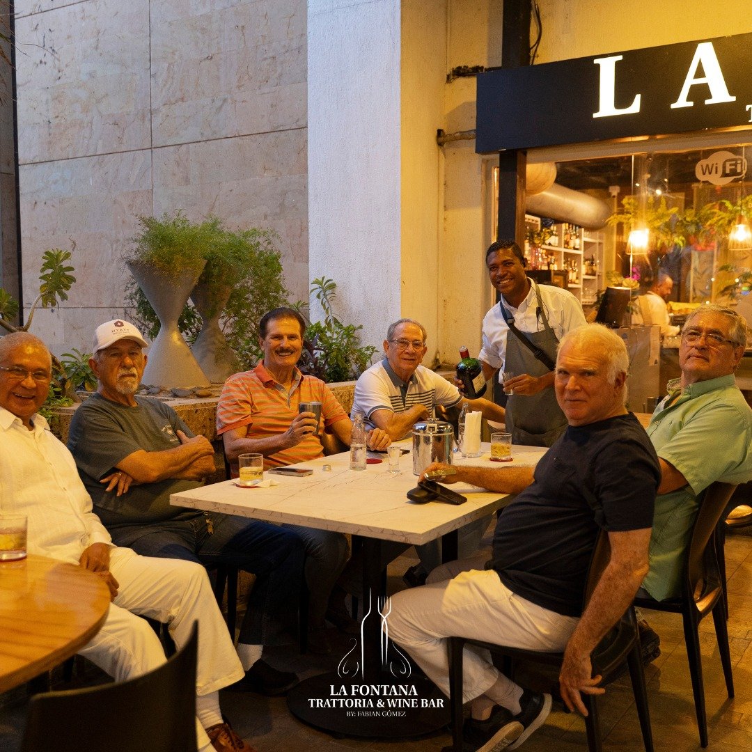 Las mejores charlas son con buena compañía y un buen trago. Nuestra música en vivo de jueves a sábado son el plan perfecto para terminar la semana.
⏰Te esperamos de lunes a domingo, de 12:00 p.m. a 10:00 p.m.
📍Bocagrande Av. San Martín Calle 6
📞Reserva +57 3156115461